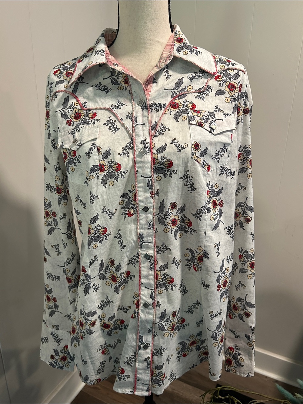 Vintage Roper White Button-Down Shirt with Red & Gray Floral Print